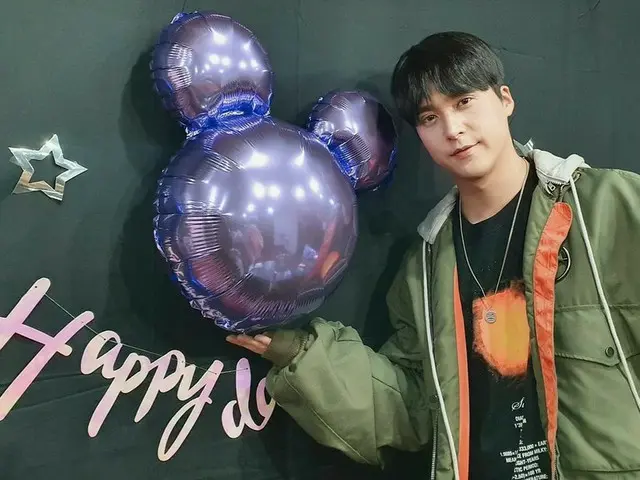 「HIGHLIGHT」 ソン・ドンウン軍除隊、祝ってくれた兄さんたちとカシャッ