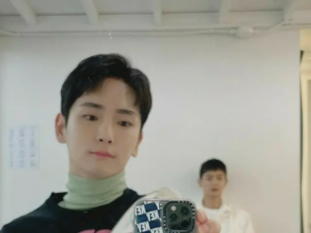 「SHINee」Key（キー）、メンバーミンホの誕生日を祝う♥