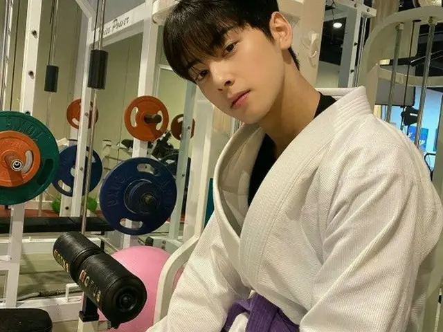 「ASTRO」チャ・ウヌ、グレイシー柔術までこなす彫刻美男…本当は2Dなんじゃない⁈