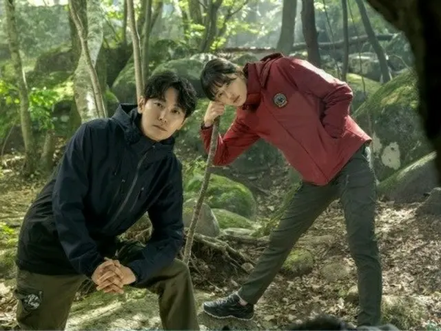 ドラマ「智異山」、チョン・ジヒョン＆チュ・ジフンのツーショットを初公開!!