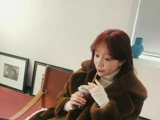 「EXID」ハニ、真冬でもアイスアメリカーノが好き！