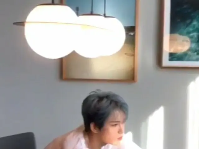 キム・ジェジュン、ファンを気遣う優しい思いやり…”Take care 😷”（動画あり）