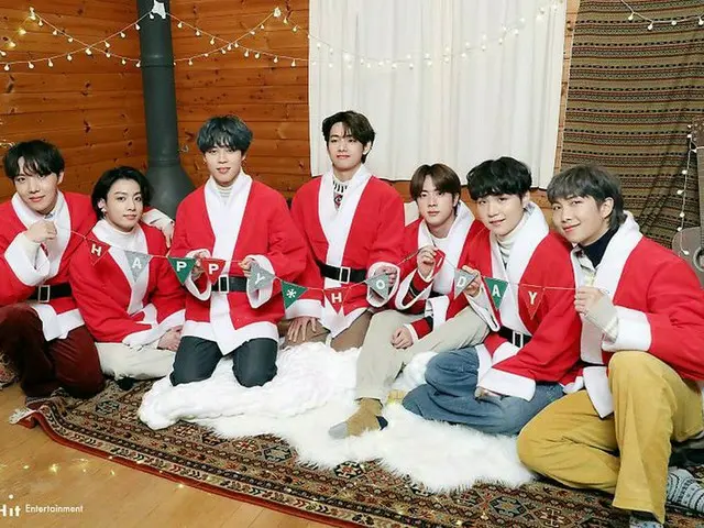 「BTS（防弾少年団）」、サンタの衣装でARMYたちにプレゼント“ARMY! Happy Holidays!”