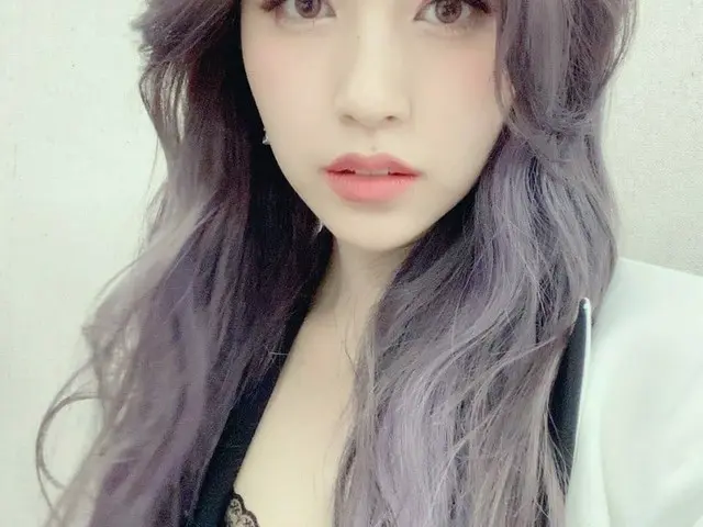 「TWICE」ミナ、セクシーからキュートまで…美しすぎて非現実なビジュアル
