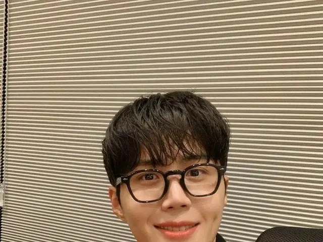 俳優キム・ソノ、黒縁の眼鏡も似合っちゃうメガネ男子…目の保養ビジュアル