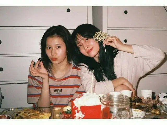 「TWICE」サナ×モモ、スッピンでもこんなに可愛いの？…サナの誕生日に2ショット大放出
