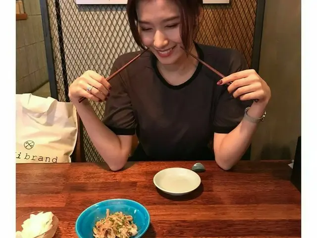 「TWICE」サナ、ナチュラルな日常も美しい♥…“誕生日おめでとう”