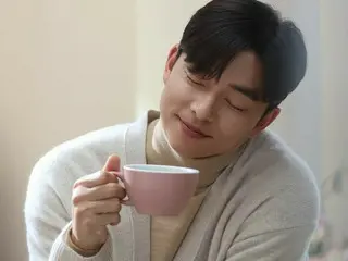 俳優コン・ユ、ピンクピンクな国を訪問…Sweetな魅力にキュンキュン