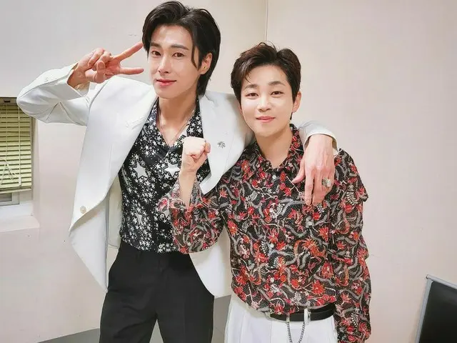 DinDin、師と仰ぐ「東方神起」ユンホとツーショット“2021年初めてのフィードがユンホ兄さんだとは”