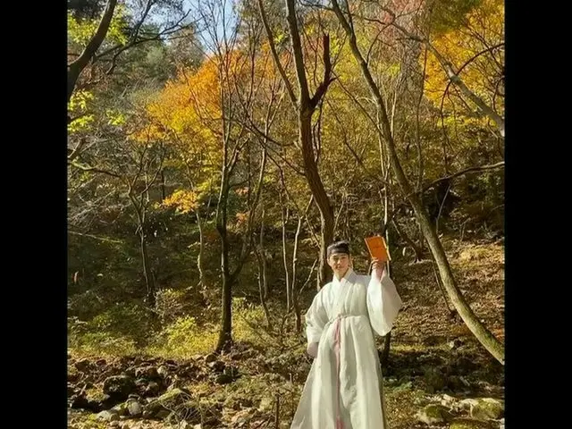 キム・ミョンス（エル）、落ち葉の中でリアタイ視聴お願い（動画あり）