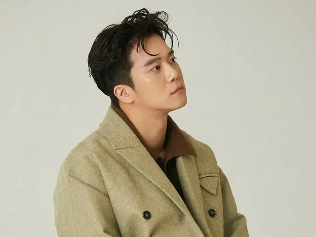 俳優ハ・ソクジン、グラビアビハインドカットも素敵