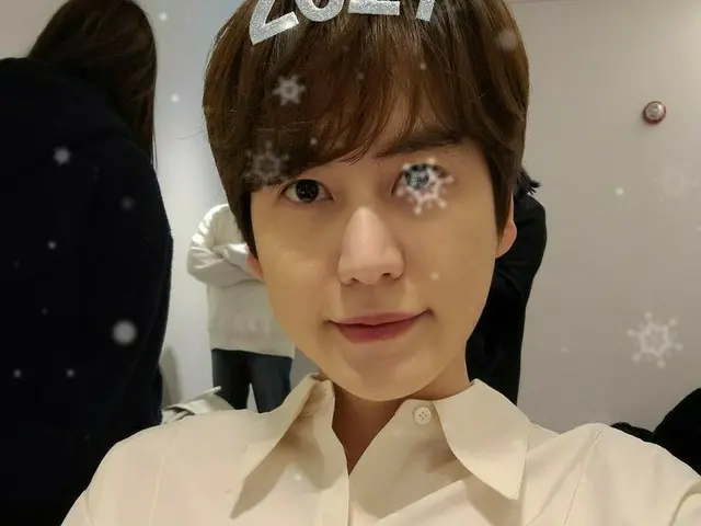 「SUPER JUNIOR」キュヒョン、2021年迎えセルフィー大放出