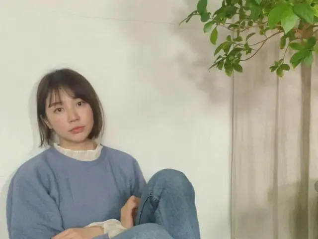 女優ユン・ウネ、輝く瞳で清楚な魅力