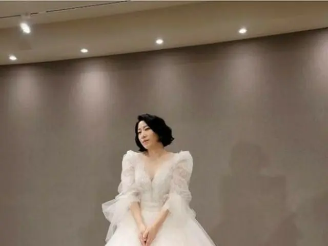 ユン・スンヨル♥キム・ヨンヒ結婚…驚きのウェディングドレス姿を披露。