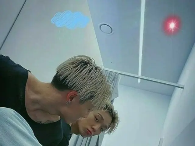 「iKON」BOBBY、可愛らしい姿の近況ショットを公開…カムバックにも期待。