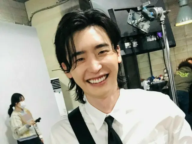 俳優イ・ジョンソク、シック＆爽やか…かわいい笑顔にキュンキュン♥