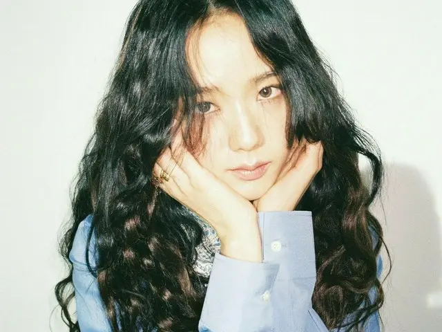 「BLACKPINK」ジス、ウェーブヘアでお姫様ビジュアル