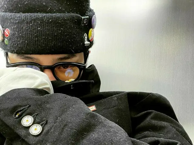 「BIGBANG」G-DRAGON、これもファッション?! 毛玉+ほこりいっぱい…久々の顔出しにファン歓喜