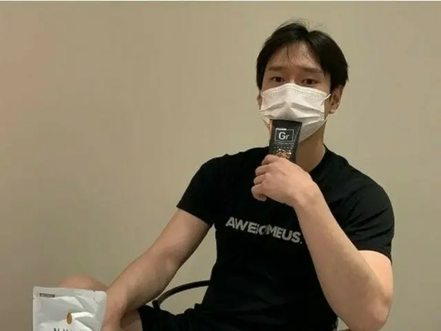 俳優コ・ギョンピョ、久しぶりの近況公開…ラフな格好でも輝くビジュアルが眩しい。