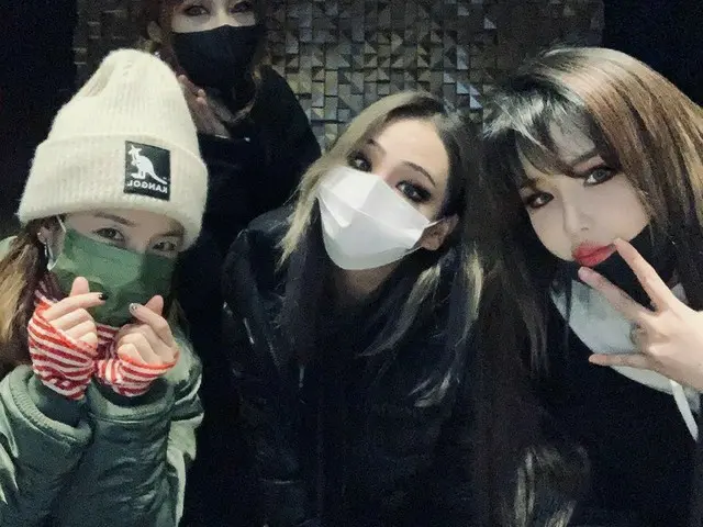 なつかしい「2NE1」…末っ子コン・ミンジの誕生日パーティーで“集合”