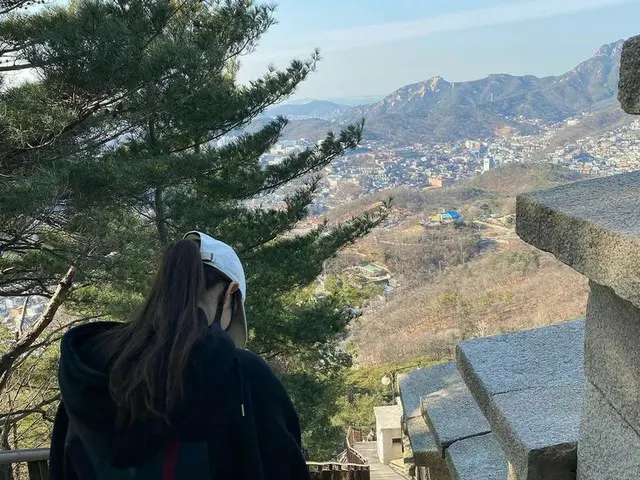 ハン・スンヨン、久しぶりに外出してちょっと“くらっ”