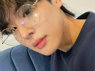 「VICTON」ビョンチャン、メガネもよく似合う先輩ビジュアルにキュンキュン♥