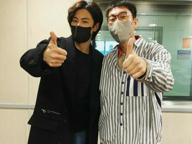 「東方神起」ユンホ＆キム・ヨンチョル、情熱あふれるツーショット