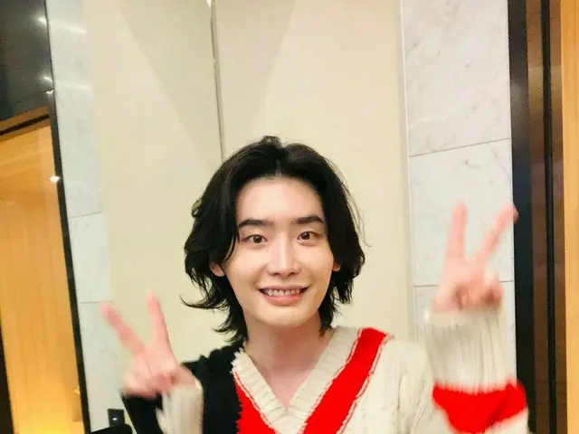 俳優イ・ジョンソク、明るい笑顔でハツラツとした少年ビジュアル発散