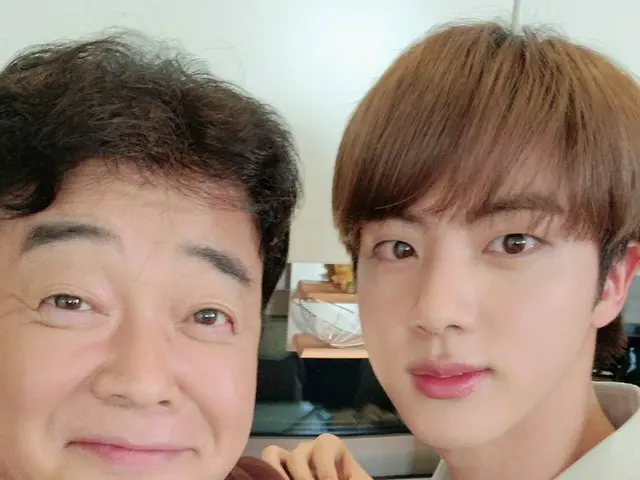 「BTS（防弾少年団）」JIN、ペク・ジョンウォンとのツーショットを公開…“有名なペク・ジョンウォン先生と”