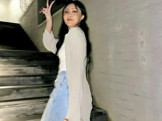 「MAMAMOO」ファサ、大人っぽいコーデも可愛いー！笑顔が素敵