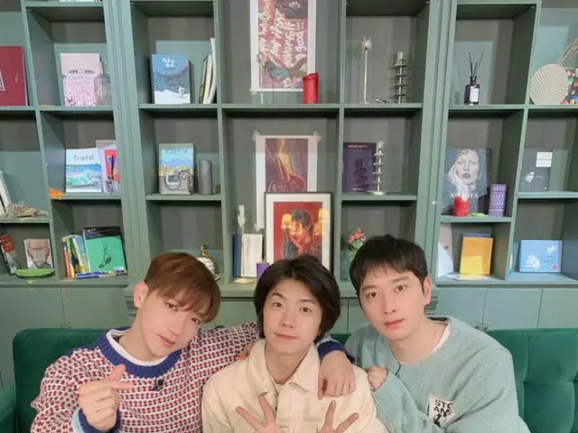 「2PM」JUN. K ＆ウヨン＆チャンソン、仲良く寄り添って”はい、ポーズ”
