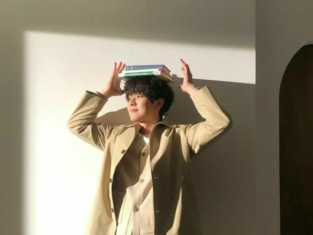 俳優チェ・ウシク、母性本能をくすぐるかわいい子犬系男子のほっこりビジュアル