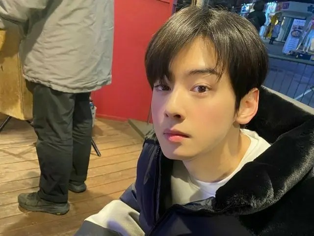 「ASTRO」チャ・ウヌ、打ち上げでお酒飲んだのかな？…ちょっと赤いほっぺがかわいい