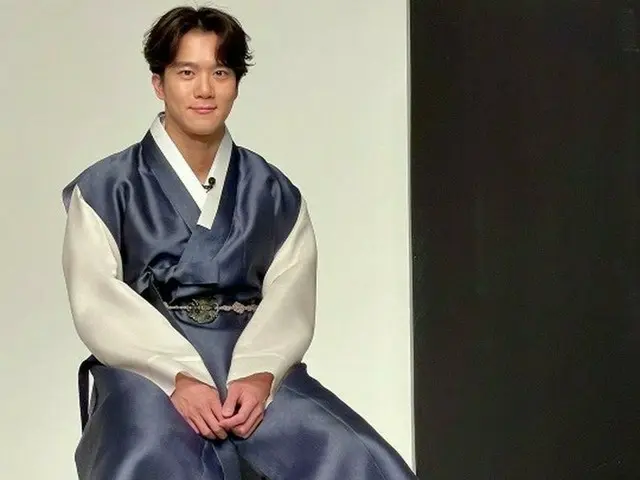 俳優ハ・ソクジン、韓服でイケメンぶり大爆発…「旧正月の挨拶」