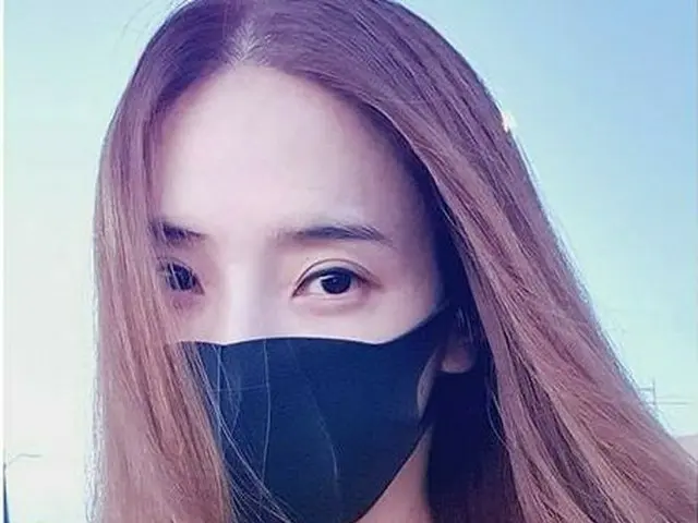 女優ハン・チェヨン、セルフ染めでも最強の美貌…元祖バービー人形