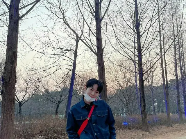 「SHINee」Key（キー）、カムバック前の忙しさの中で久しぶりの散策