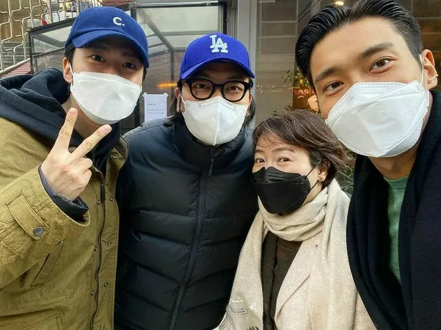 「SUPER JUNIOR」シウォン＆コンミョン＆イ・ドンフィ、マスクをしていてもグラビア…圧倒的な存在感