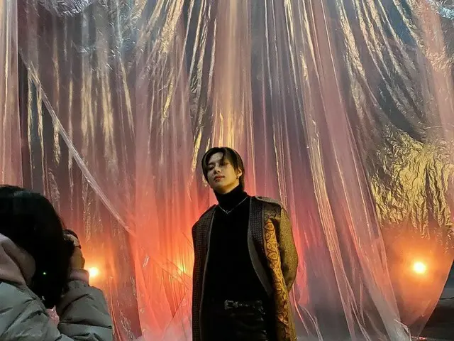 「SHINee」テミン、キャラクターティーザーイメージのビハインドカット公開…ビニールテミン?!