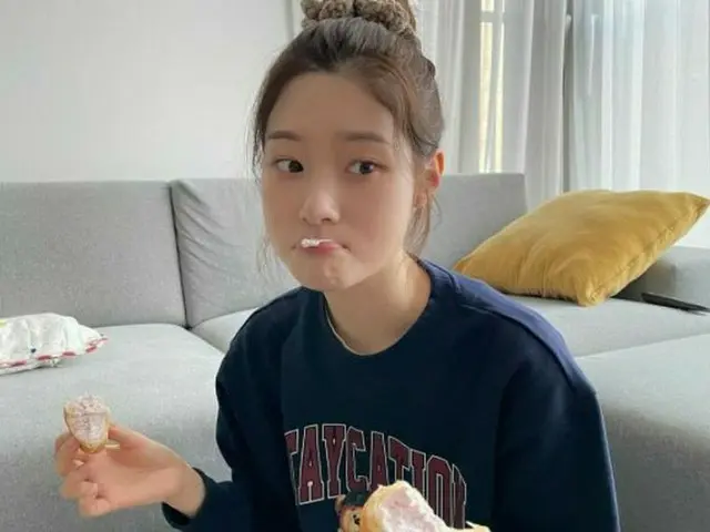 「DIA」チョン・チェヨン、すべすべの赤ちゃんみたい…イチゴ愛がとまらない
