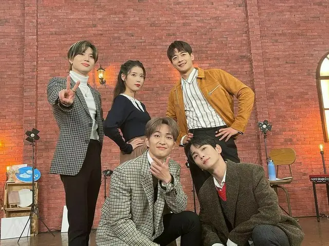 「SHINee」、IUのYouTubeコンテンツ「パレット」に出演…Key（キー）が認証ショット公開!!（動画あり）