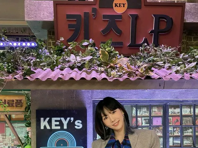 ”ユニークな魅力”テヨン（少女時代）、「驚きの土曜日」認証ショット…「SHINee」の「1 of 1」スタイル