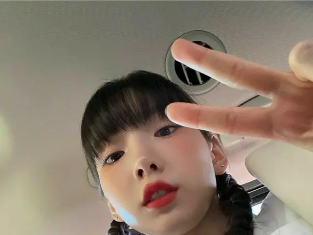 「少女時代」テヨン、三つ編みヘアに視線が釘付けに…下から撮ってもキュート