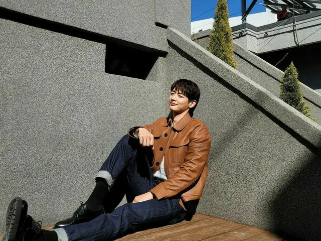 「SHINee」ミンホ、日常がグラビア…“spring is coming”