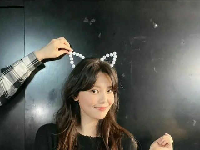 「少女時代」スヨン、可愛さ超過した近況ショット…猫耳をお似合い