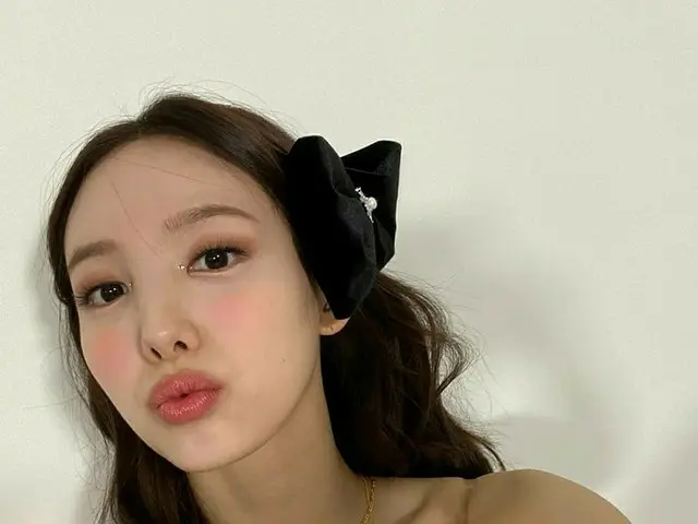 「TWICE」ナヨン、大きなリボンをつけて激強なラブリーさ
