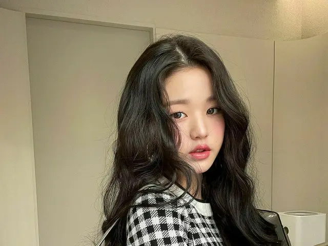 「IZ*ONE」チャン・ウォニョン、18歳の優越な青春ビジュアル