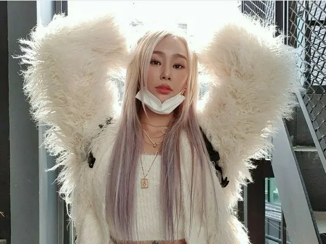 元「SISTAR」ヒョリン、へそ出しルックで抜群のスタイル披露