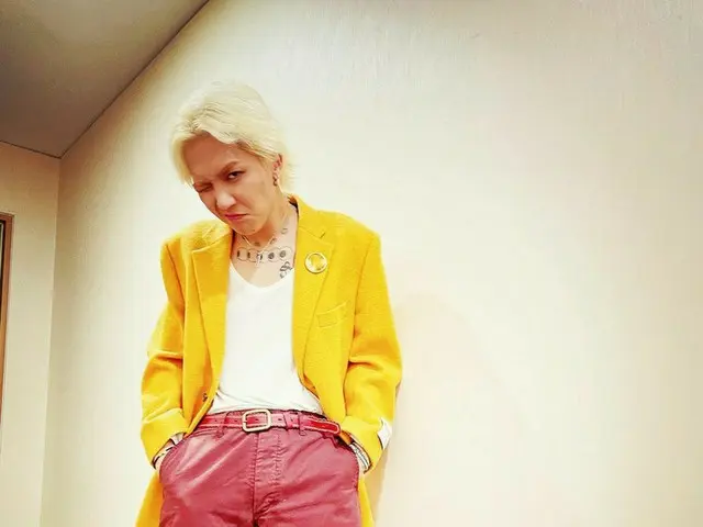 「WINNER」MINO、黄色いジャケットに真っ赤なレザーパンツ…さすがおしゃれ番長