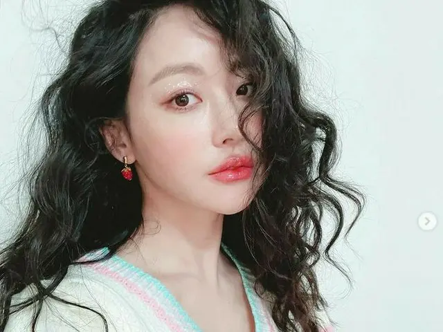 オ・ヨンソ、愛らしい自撮りショット…パーマヘアにファンも称賛