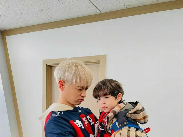 「SHINee」ミンホ、ナウンちゃん＆ゴヌくん＆ジヌくんと一緒に撮った写真を公開